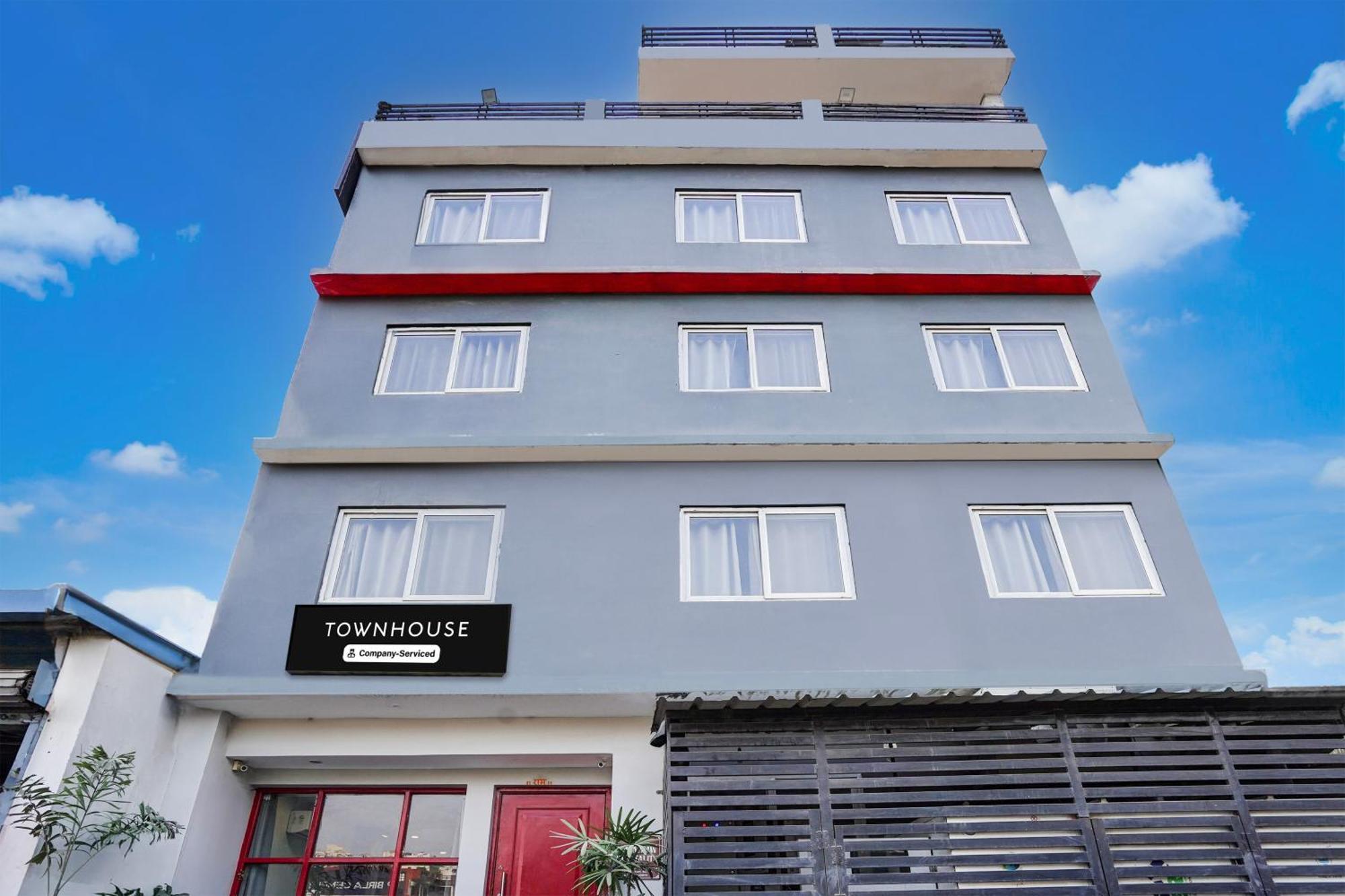 Super Townhouse Gomti Nagar Sector 6 Near Ekana Stadium ラクナウ エクステリア 写真