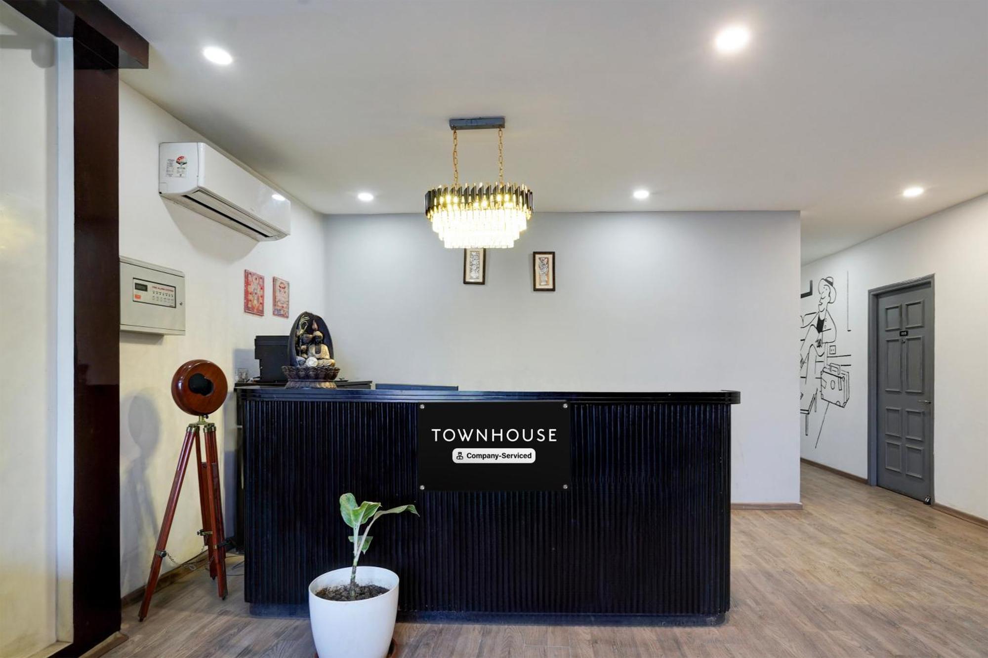 Super Townhouse Gomti Nagar Sector 6 Near Ekana Stadium ラクナウ エクステリア 写真