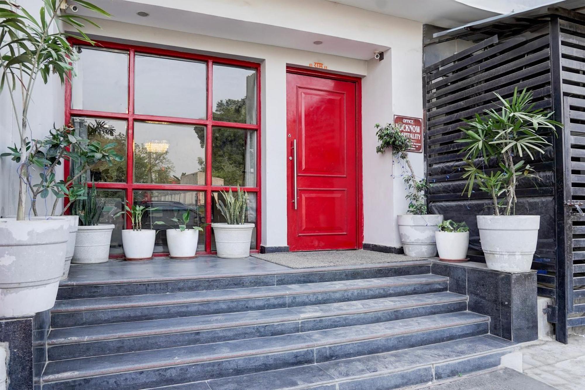 Super Townhouse Gomti Nagar Sector 6 Near Ekana Stadium ラクナウ エクステリア 写真