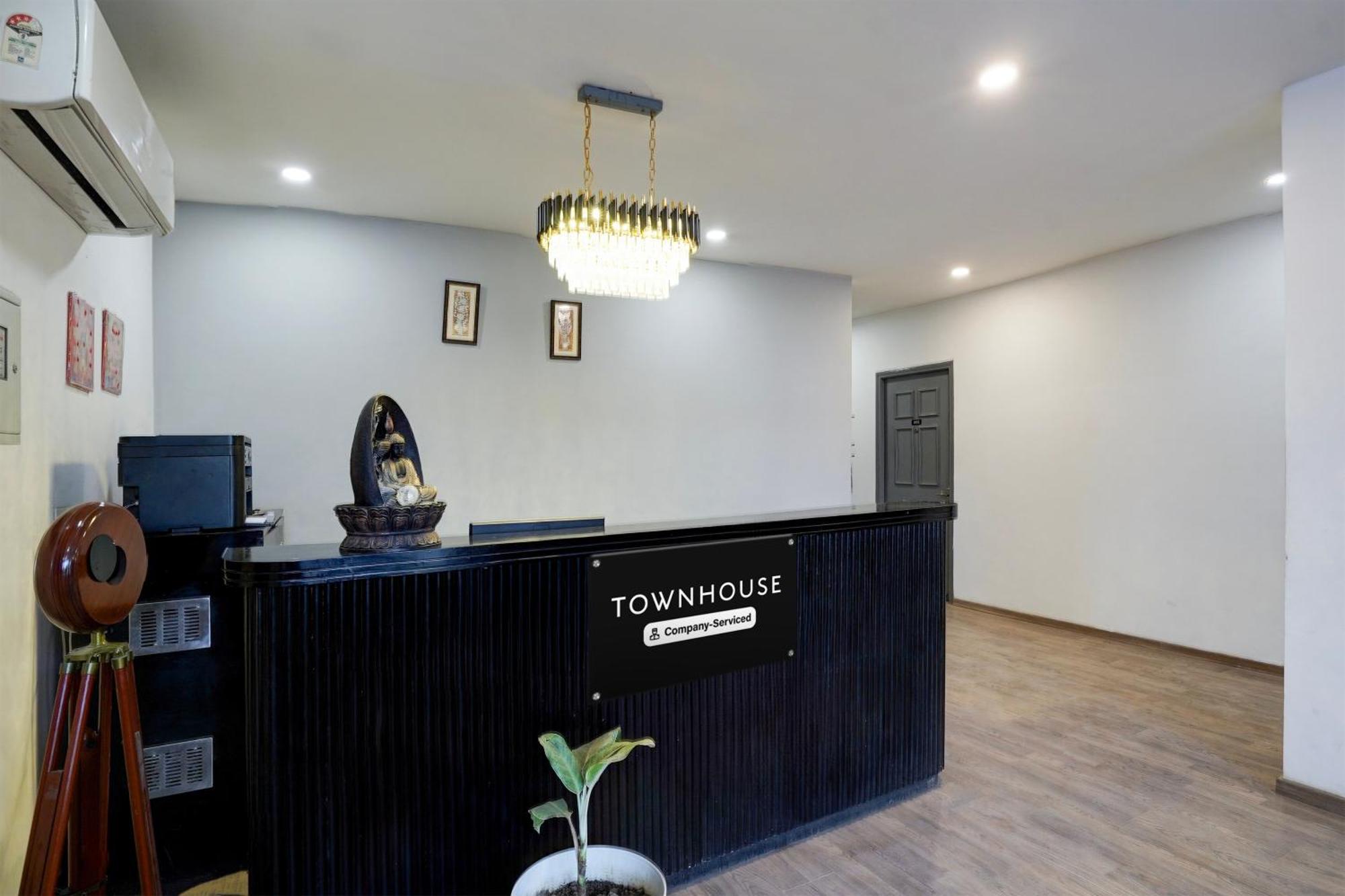Super Townhouse Gomti Nagar Sector 6 Near Ekana Stadium ラクナウ エクステリア 写真