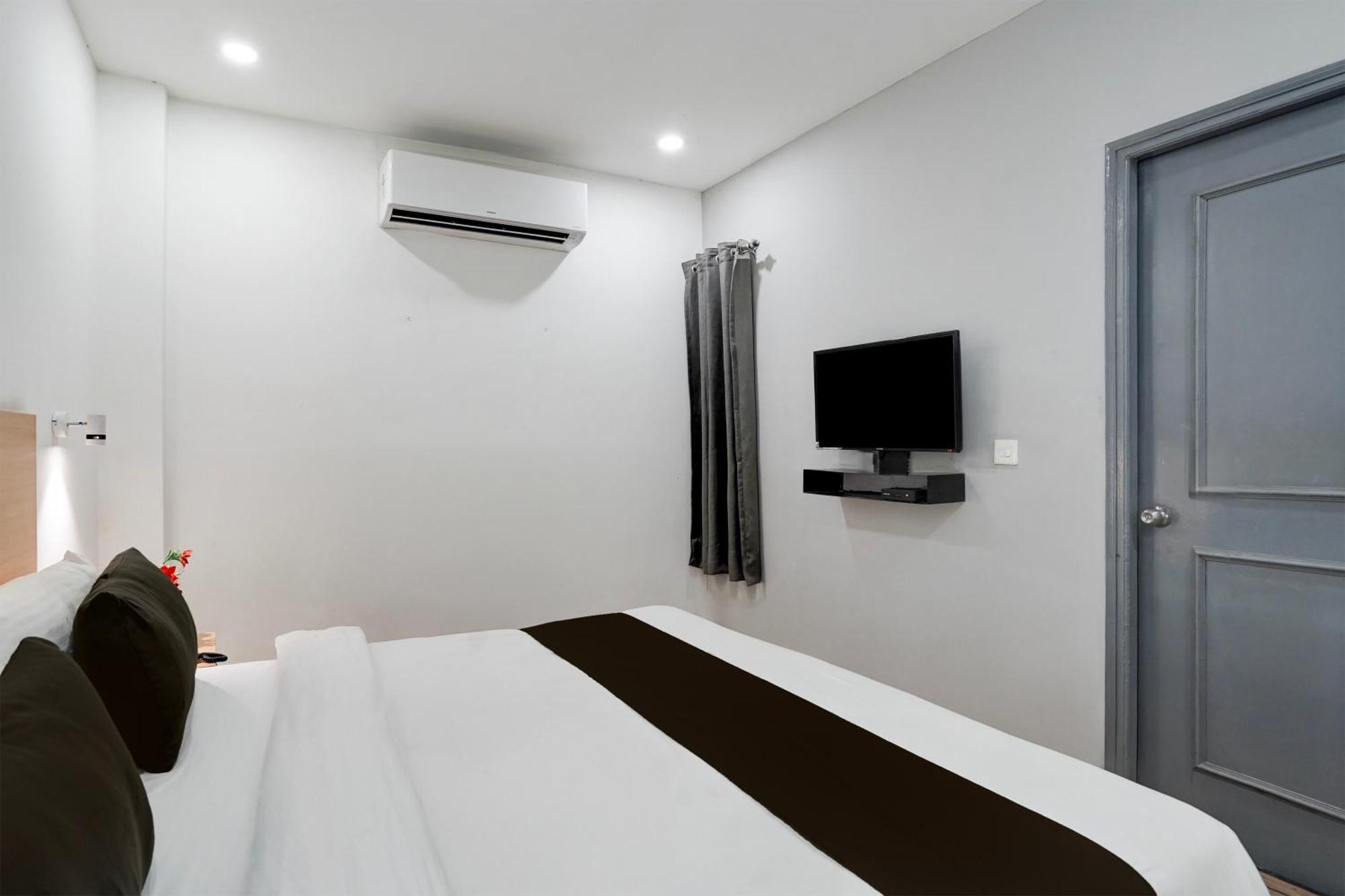 Super Townhouse Gomti Nagar Sector 6 Near Ekana Stadium ラクナウ エクステリア 写真